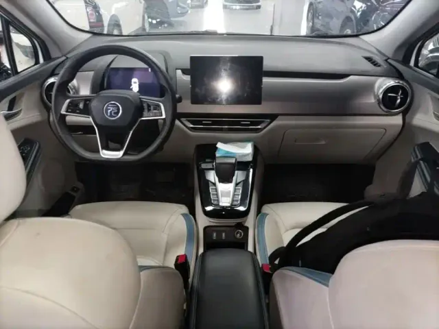 BYD Yuan Pro — Фото автомобиля 9