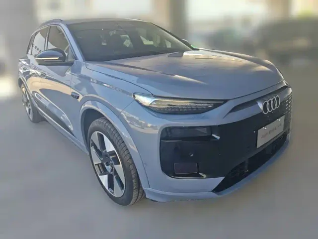 Audi Q6L e-tron — Фото автомобиля 5