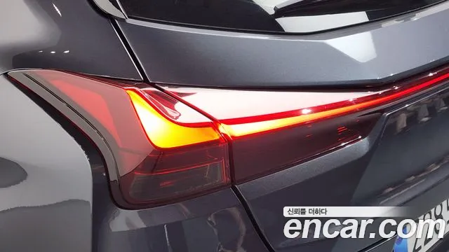 Lexus UX — Фото автомобиля 22