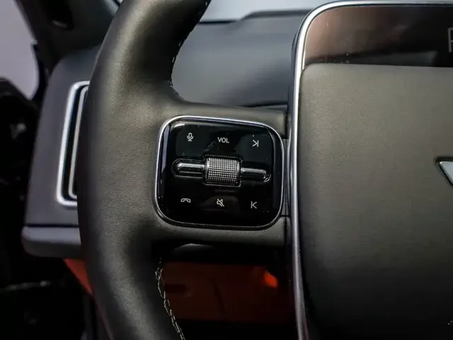 Li Auto L7 — Фото автомобиля 14