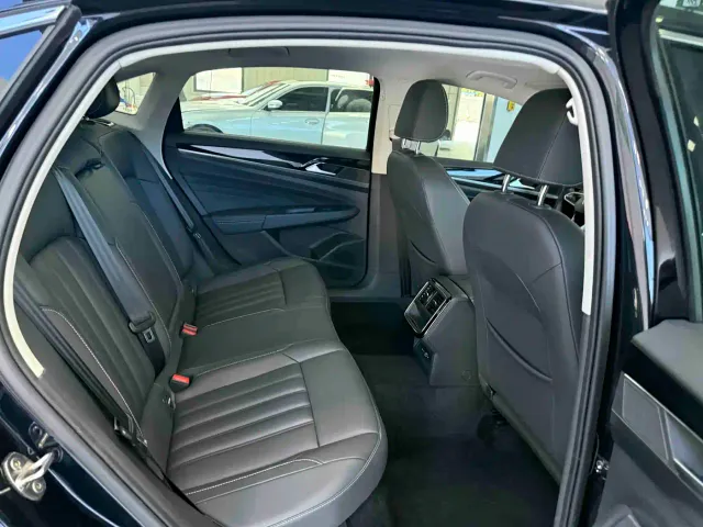 Volkswagen Passat — Фото автомобиля 17