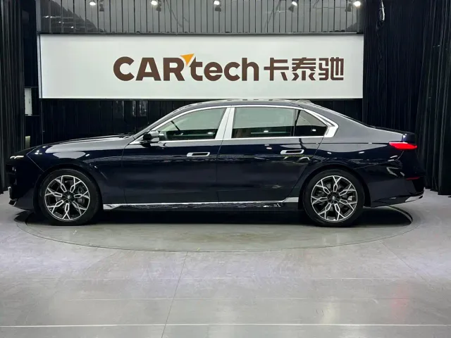 BMW 7 Series — Фото автомобиля 4
