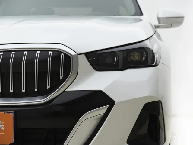 BMW 5 Series — Фото автомобиля 2