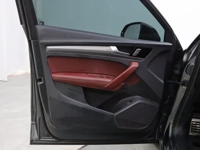 Audi Q5L — Фото автомобиля 10