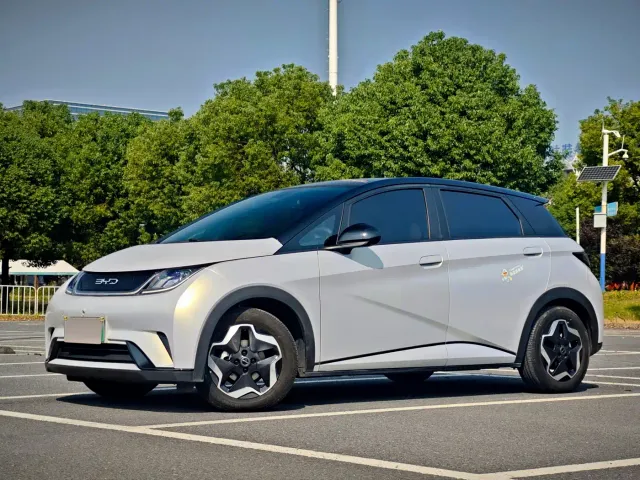 Фотография автомобиля — BYD Dolphin