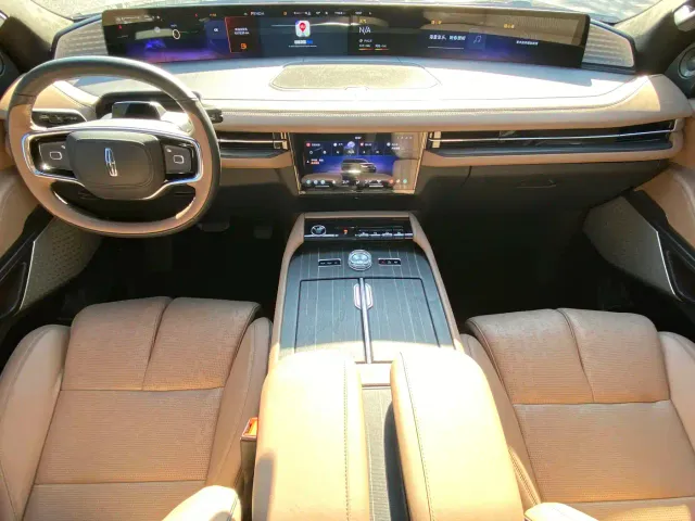 Lincoln Navigator — Фото автомобиля 21