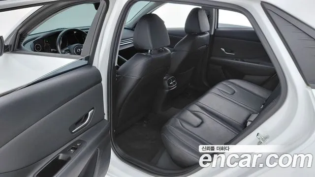 Hyundai AVANTE Avante (CN7) — Фото автомобиля 12