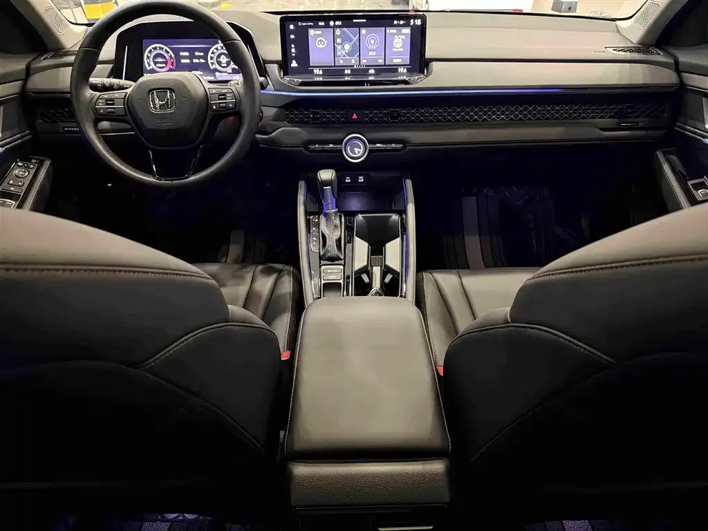 Honda Accord 2025 Sport Series 260TURBO Luxury Edition — Фото автомобиля 8