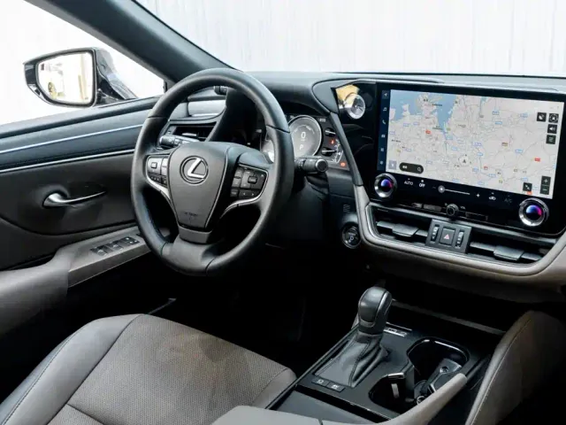 Lexus ES — Фото автомобиля 25