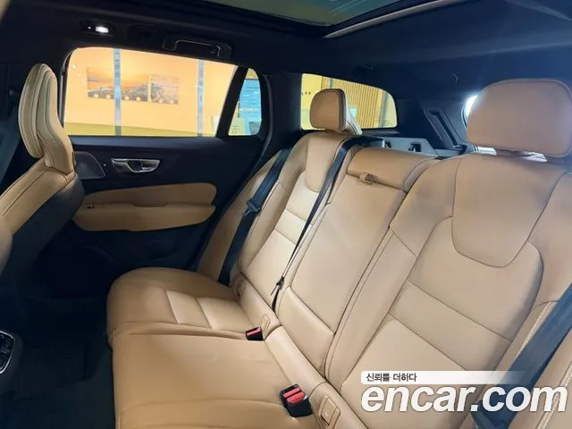 Volvo V60 Cross Country 2nd Gen — Фото автомобиля 11