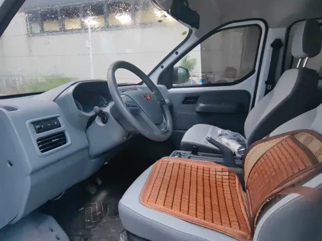 Wuling Yangguang — Фото автомобиля 11