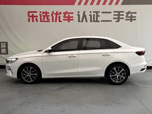 Geely Emgrand — Фото автомобиля 3