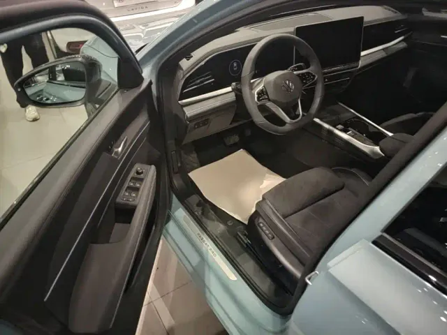 Volkswagen Passat — Фото автомобиля 15