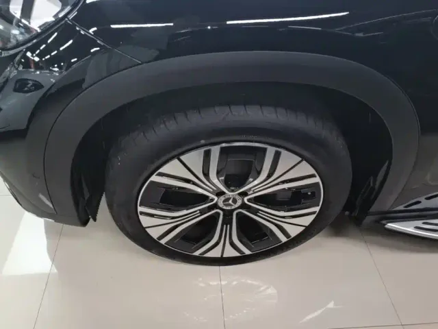 Mercedes-Benz EQE SUV — Фото автомобиля 22
