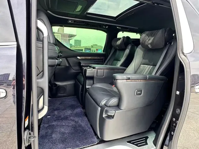 Toyota Vellfire — Фото автомобиля 9
