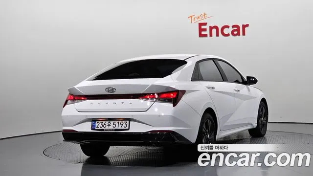 Hyundai Avante CN7 — Фото автомобиля 2
