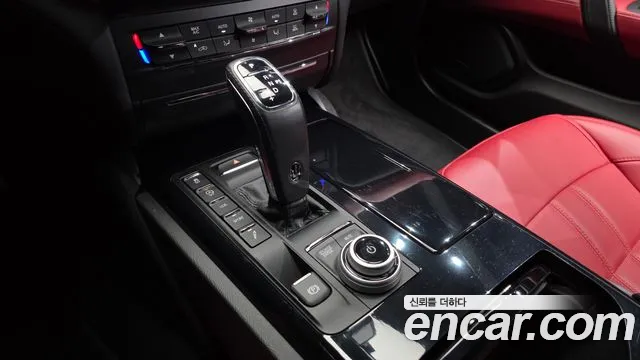 Maserati Ghibli — Фото автомобиля 12