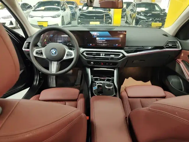 BMW i3 — Фото автомобиля 9
