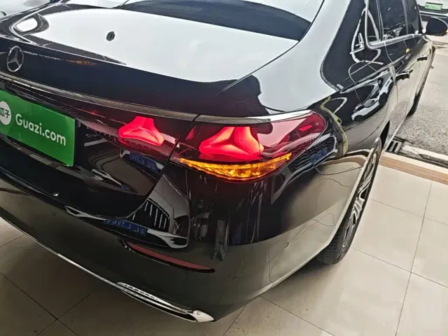 Mercedes-Benz E-Class — Фото автомобиля 7
