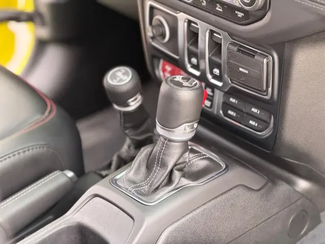 Jeep Wrangler — Фото автомобиля 19