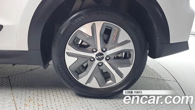 Kia Niro — Фото автомобиля 5