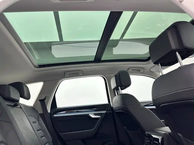 Volkswagen Touareg — Фото автомобиля 21