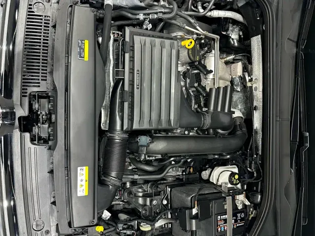 Volkswagen Golf — Фото автомобиля 21