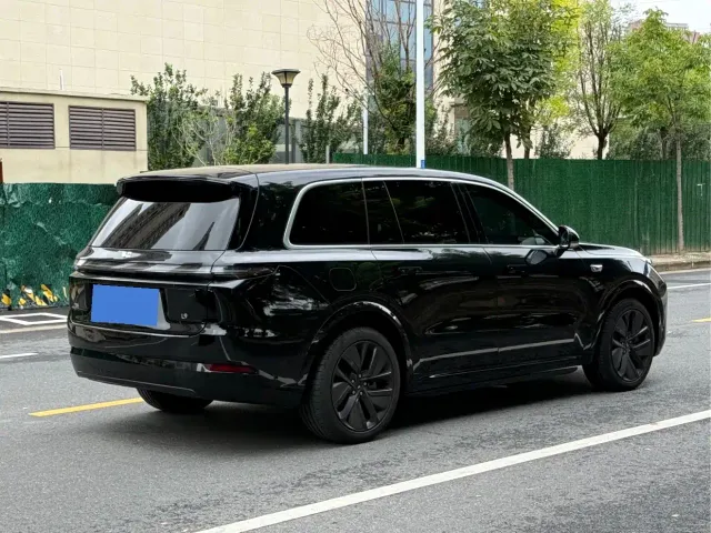 Li Auto L9 — Фото автомобиля 4