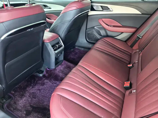 Hongqi H5 — Фото автомобиля 6