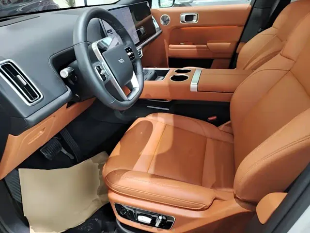 Li Auto L7 — Фото автомобиля 14