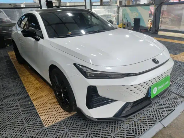 Changan UNI-V — Фото автомобиля 3