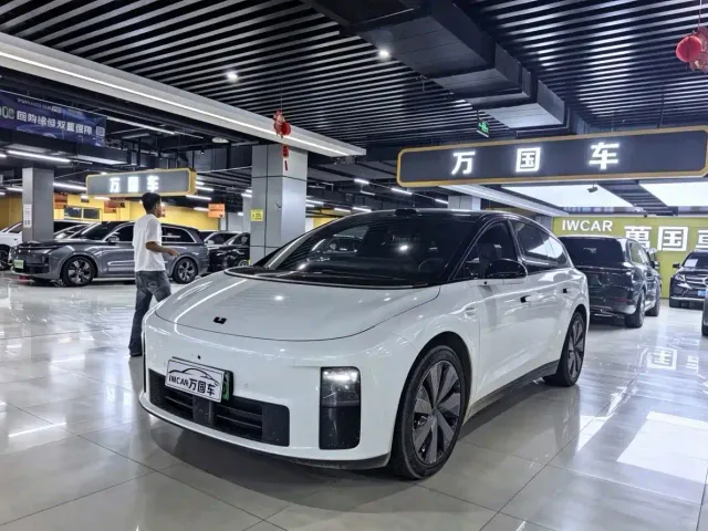 Li Auto i6 — Фото автомобиля 2
