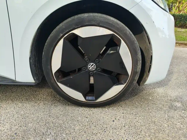 Volkswagen ID.3 — Фото автомобиля 24