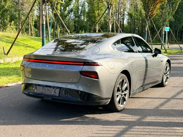 Xpeng P7 — Фото автомобиля 5