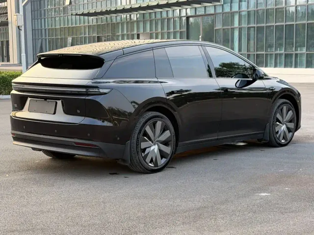 Li Auto i6 — Фото автомобиля 6