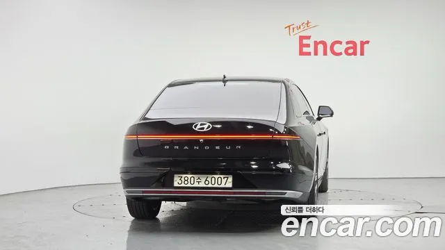 Hyundai Grandeur Grandeur (GN7) 2.5 Бензин 2WD — Фото автомобиля 4