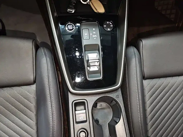 Audi Audi A3 2022 Sportback 35 TFSI Style Elegance — Фото автомобиля 13
