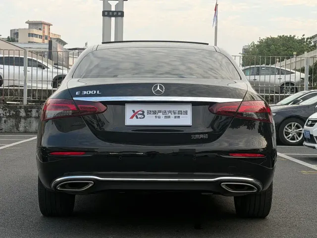 Mercedes-Benz E-Class — Фото автомобиля 5
