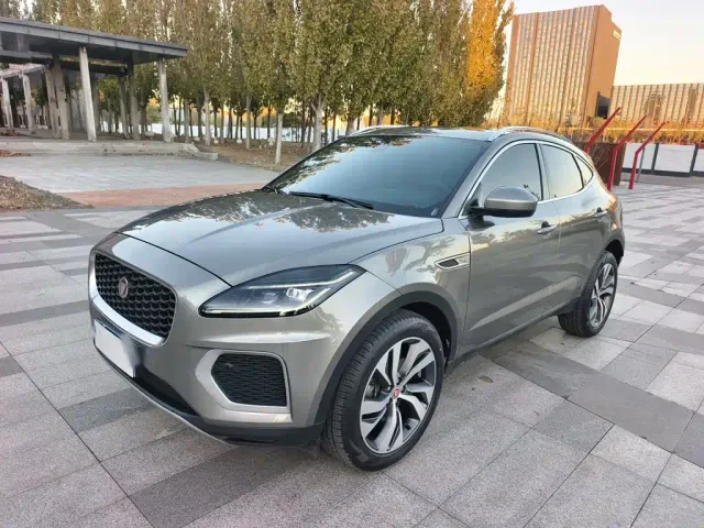 Фотография автомобиля — Jaguar E-PACE