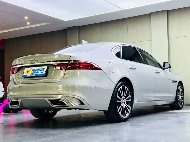Jaguar XFL — Фото автомобиля 4