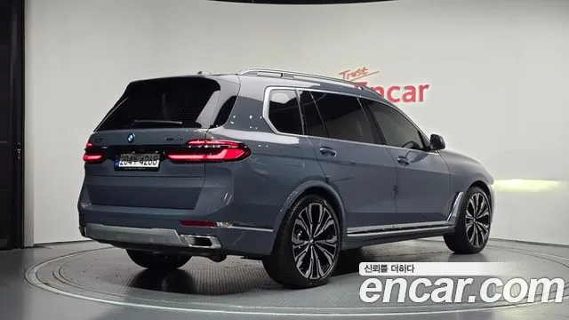 BMW X7 — Фото автомобиля 2