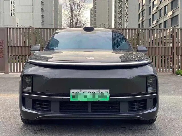 Li Auto L9 — Фото автомобиля 2