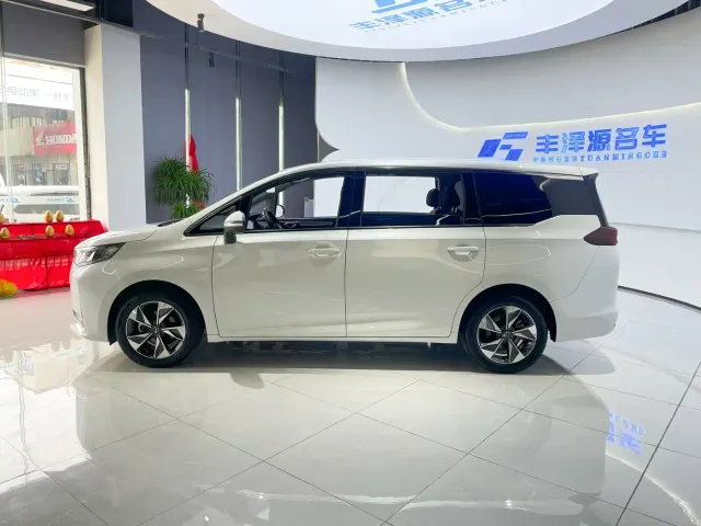 GAC Trumpchi M6 — Фото автомобиля 3
