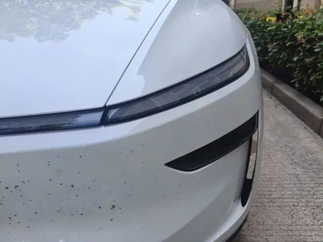 Tesla Model Y L — Фото автомобиля 23