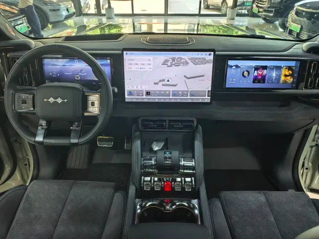 BYD FangChengBao Leopard 5 — Фото автомобиля 7