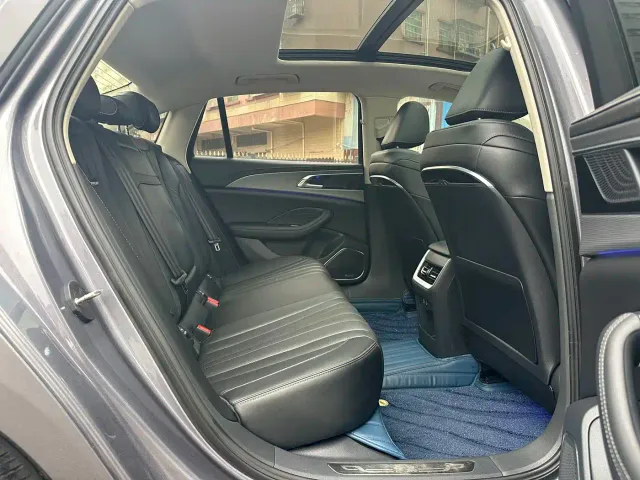 Hongqi H5 — Фото автомобиля 14