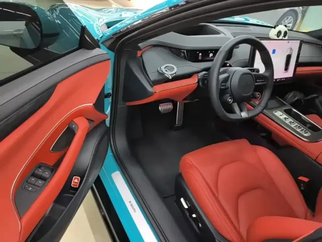 Xiaomi SU7 — Фото автомобиля 15