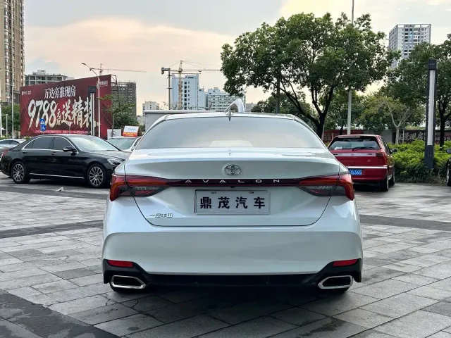 Toyota Avalon — Фото автомобиля 4