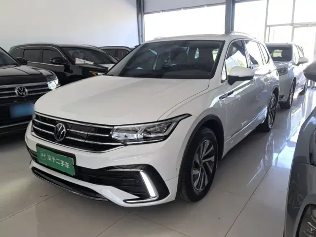 Фотография автомобиля — Volkswagen Tiguan L PHEV