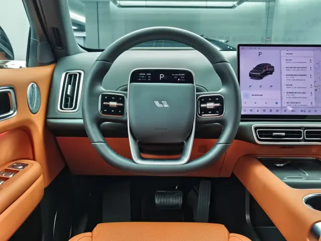 Li Auto L6 — Фото автомобиля 14